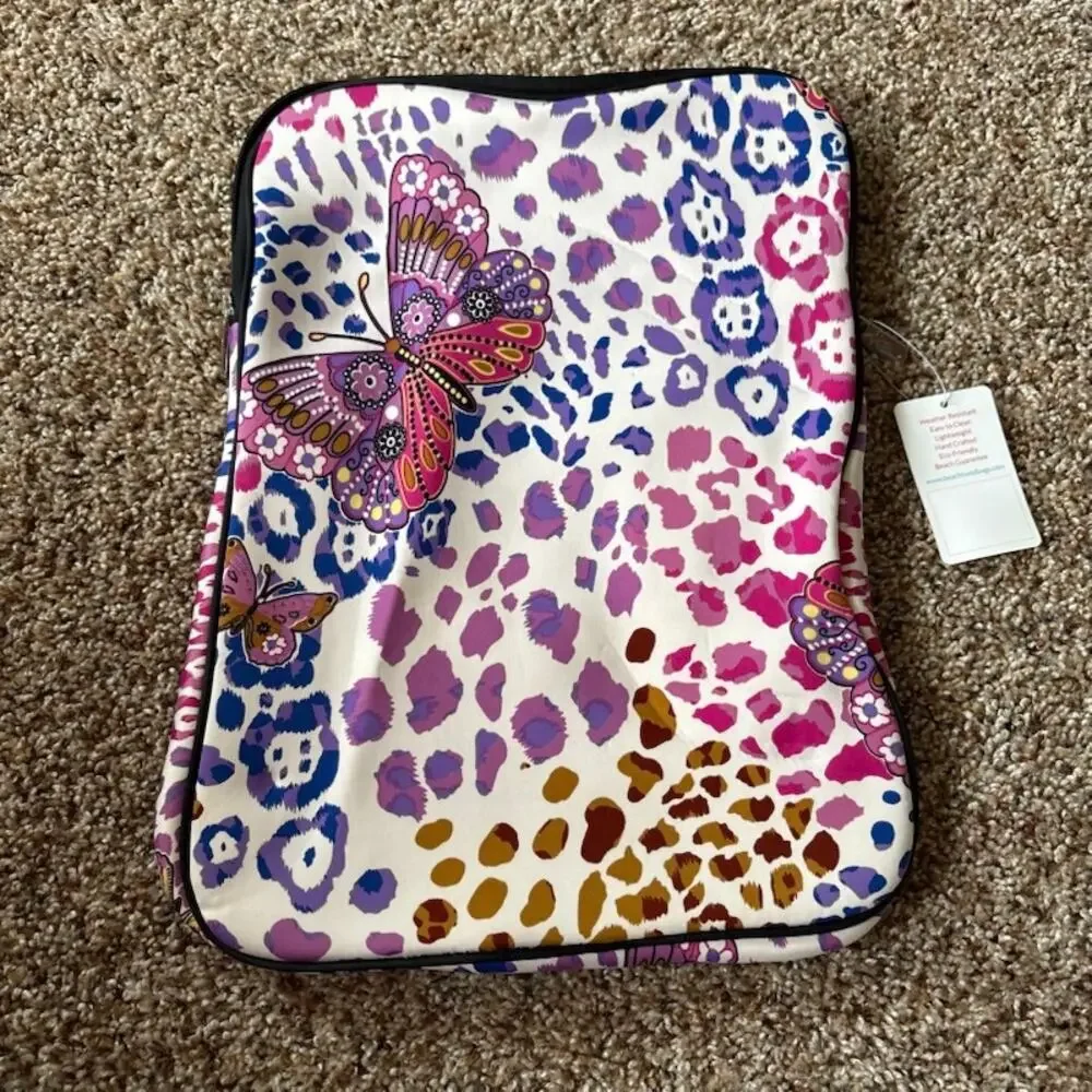 Beach by CLC Water Resistant Laptop Sleeve NWT 17